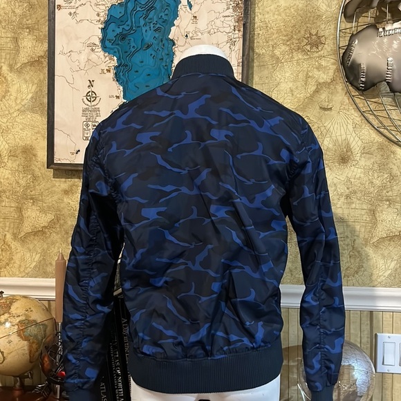 Slate & Stone Blue Camo Bomber. Medium - Picture 5 of 10
